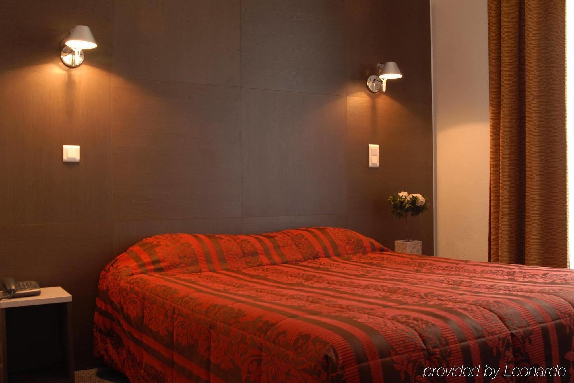 Astoria Hotel 3*